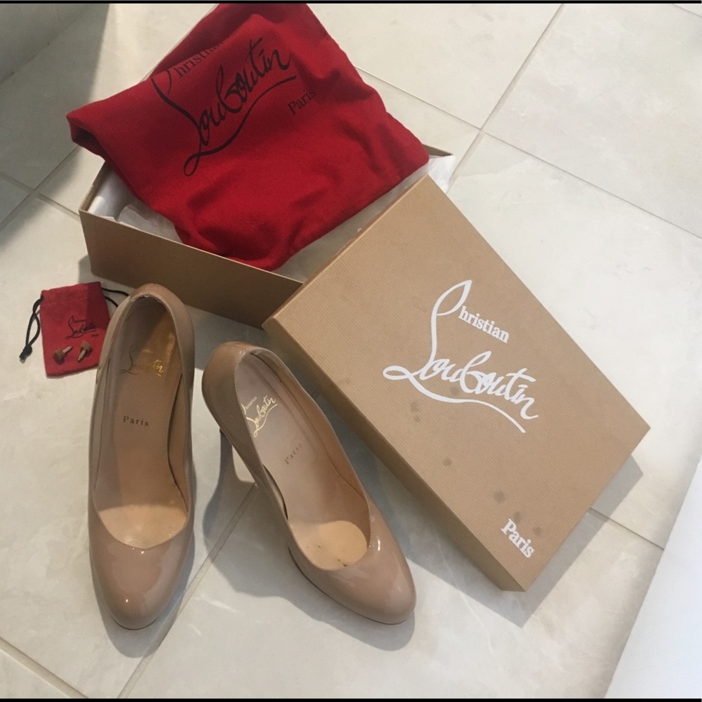 Christian Louboutin pumps 100 nude